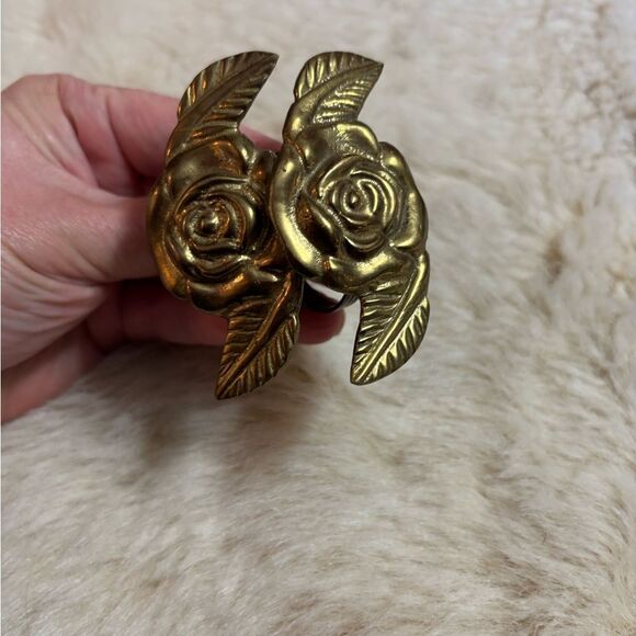 Vintage Anthropologie Brass Rose Napkin Rings set of 2 - Picture 2 of 5